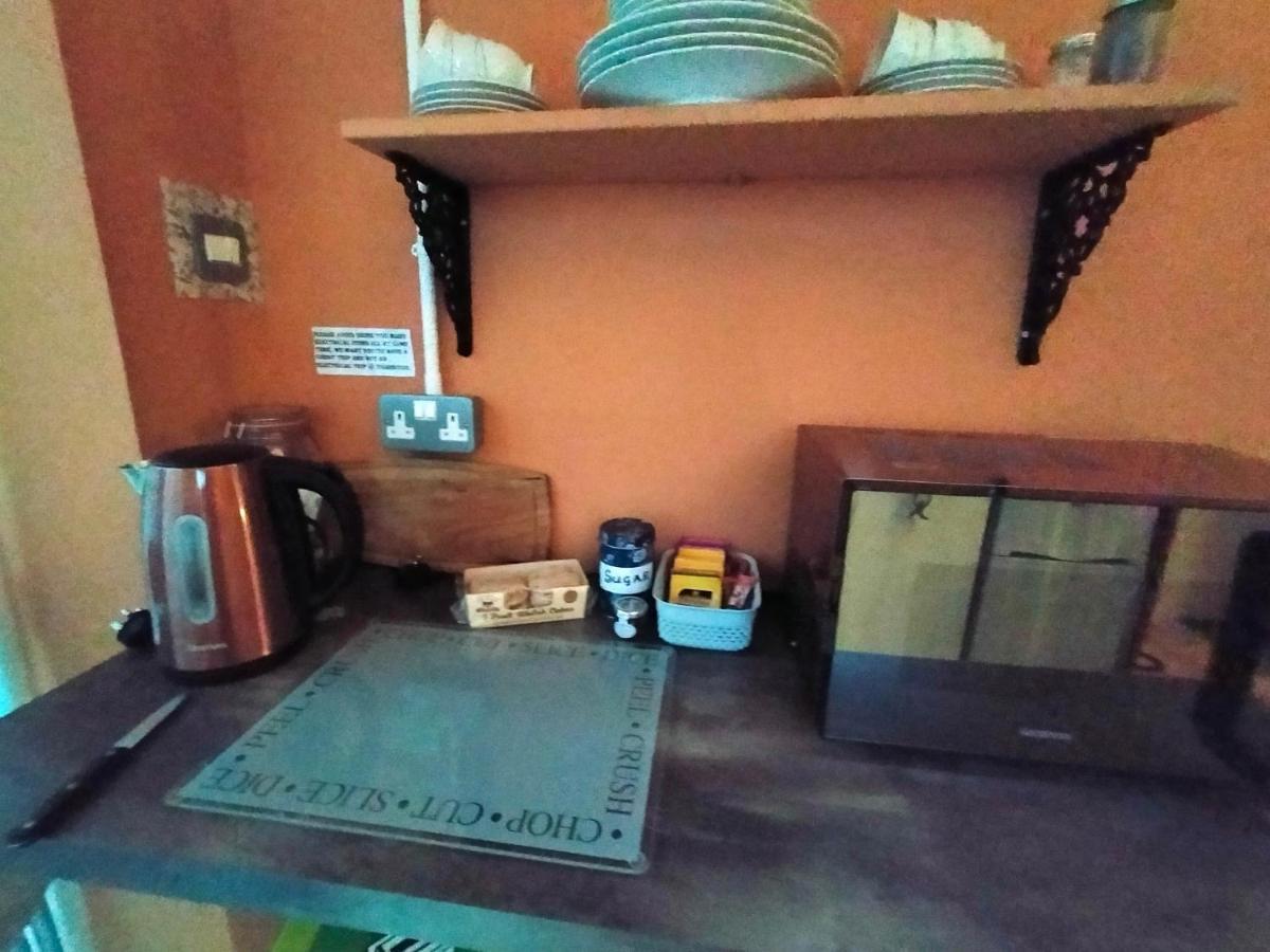 Yr Hen Efail - Quirky Old Smithy Near Forest Walks, Cycling & Lakes